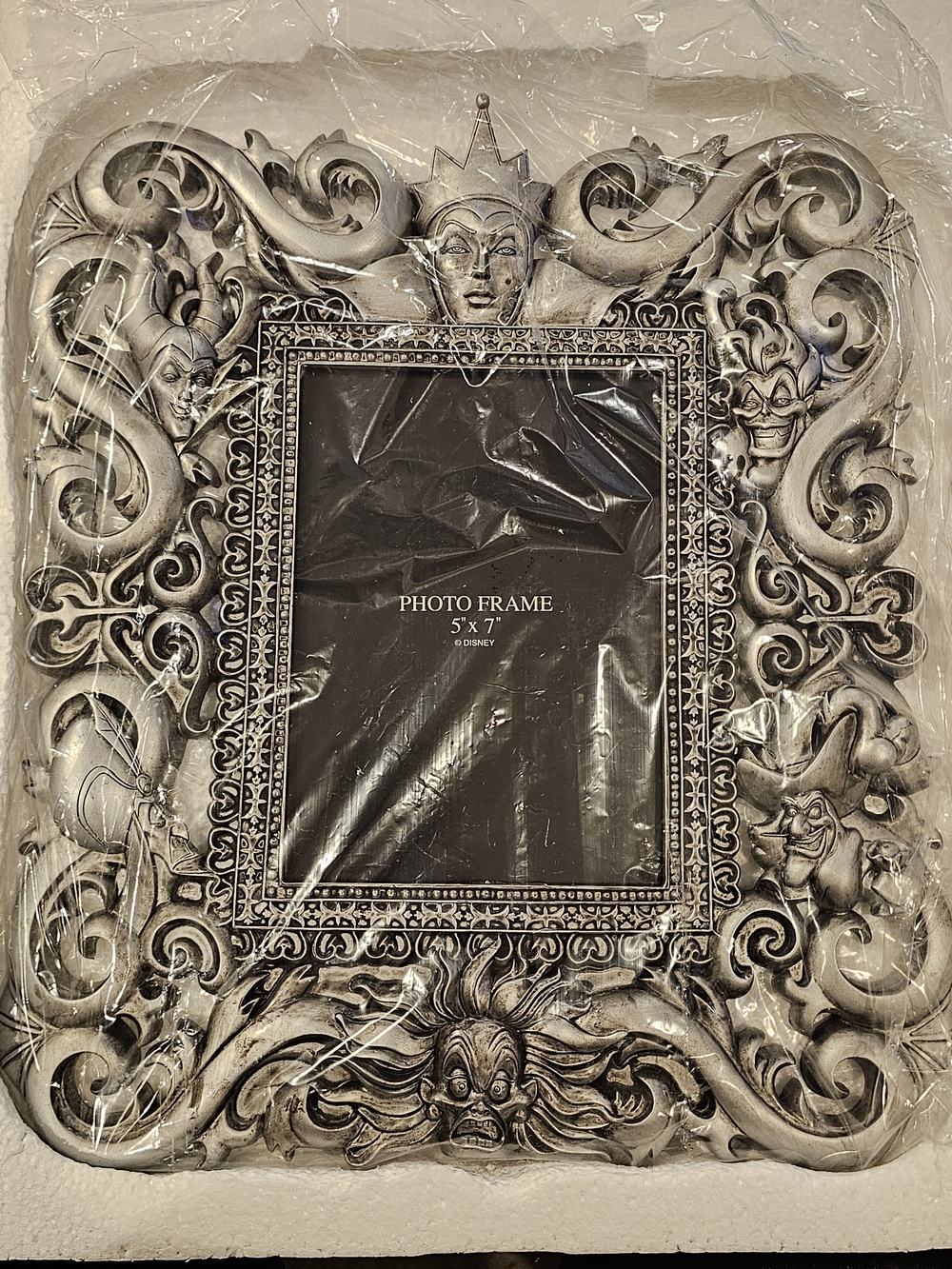 Disney Parks Villains Ornate Photo Frame 5x7 Stone Resin Pewter Silver Finish